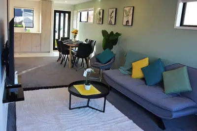Image de New Townhouse conveniently located with a Carpark and Ev Charger