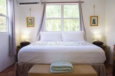 Image de Elm's is Nestled in Cane Garden Bay Right on the Sandy Beachfront