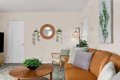 Image de Sleeps 7{Spacious}Pets Welcome!