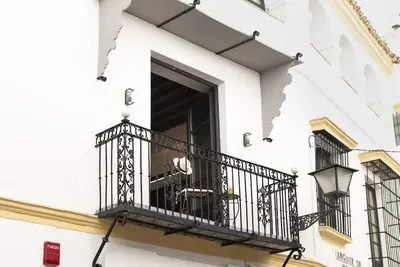 Image de Appartement idéal pour deux couples chacun avec leurs chambres et salles de bain