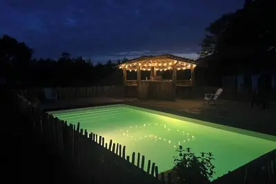 Image de L airial du gemmeur avec spa et piscine