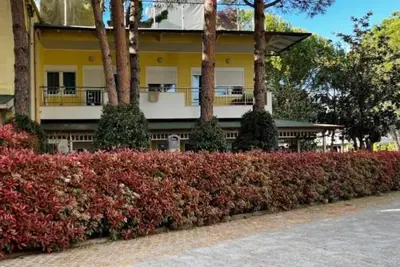 Image de Cheerful 4-bedroom villa with indoor fireplace.