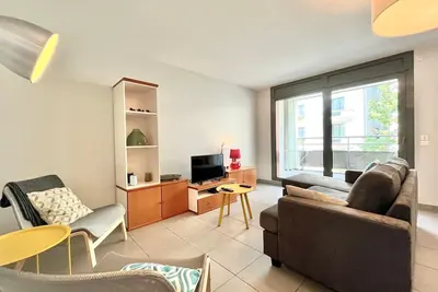 Image de Charmant 3 pièces rénové avec balcon, ascenseur et garage en plein centre d'Annecy