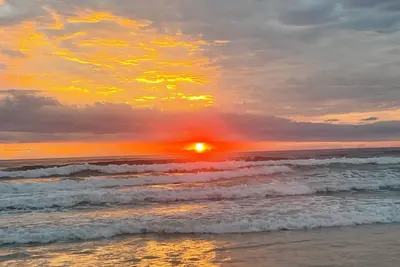 Image de Ocean View, Beachfront 2 Bedroom Apartment