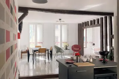 Image de \"Au nom de la rose\", beau 3 pièces en centre-ville