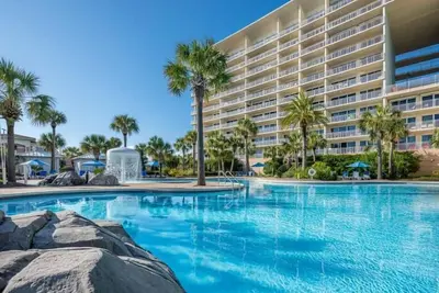Image de 2 Large Balconies with Beach Views, 2 Pools