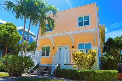 Image de Fl Keys - Marathon, Fl - 3bd and 4ba - salt water pool - boat dock - sleeps 8