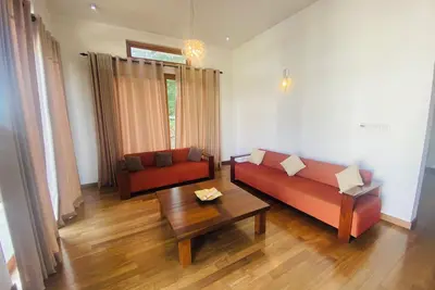 Image de Hilltop Charm: 5br Villa