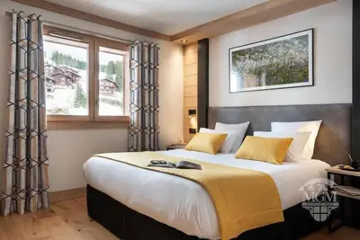 Image de Wifi, pied des pistes de ski, vue montagne, piscine, sauna, hammam, balcon, parking, télévision