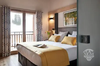 Image de Wifi, pied des pistes de ski, piscine, sauna, hammam, balcon, parking, télévision, 70m²