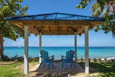 Image de Studio Loft Suite w/ Kitchenette, Balcony, @ Limetree Beach Resort, Saint Thomas