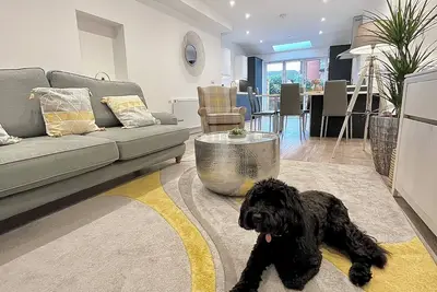 Image de Brand New Cottage Sleeps max 6. 3 Bedrooms 3 Bathrooms Dog Friendly Near Beach