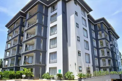Image de Elegant furnished 2 bedroom apartment with a pool.