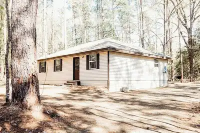 Image de Rayburn’s Drowsy Lane Retreat- Fish & Golf Getaway