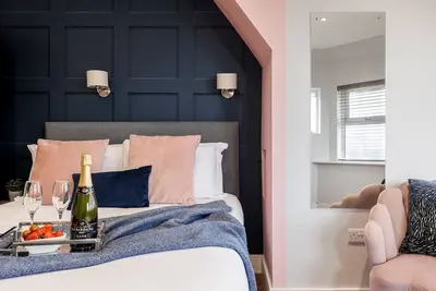 Image de Luxurious 2-Bed Apt w/ Stunning Sea View & Parking