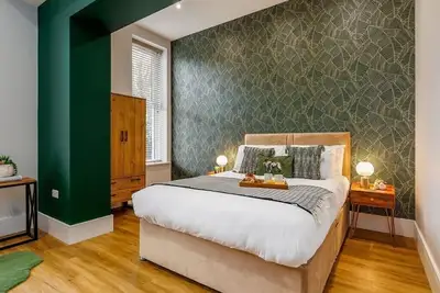 Image de Gorgeous Beach-Front 2-Bed Apt w/ Free Gym & Pkg