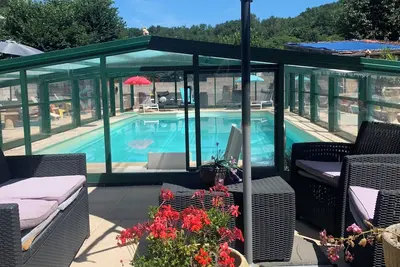 Image de Maison du bonheur calme avec piscines