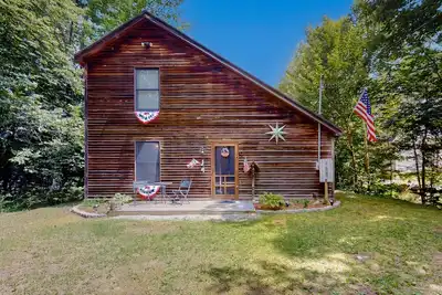 Image de The Three Cornered Pond Retreat | House in Augusta with kayaks & dock access