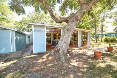 Image de Relaxing Caney Creek views or just minutes from the beach!