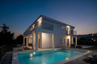 Image de Villa Pensa - First line to the sea, newly built luxury villa