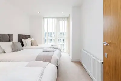 Image de 2-bedroom Duplex Bliss Steps From Excel London