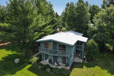 Cozy Shanty Creek Studio Condo w/ Lake Bellaire view and Access.