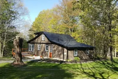 Image de Renovated Cozy Cabin with Hot Tub and Smores Bar! ! !