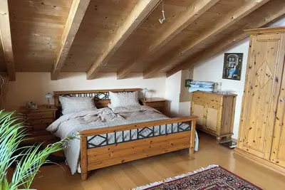 Image de Cozy apartment right on the lake with mountain views