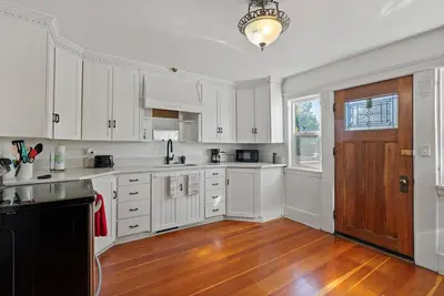 Image de Historic Downtown Haven! Brand new remodel