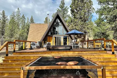 Image de New! Majestic A-Frame on 5 acres!