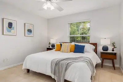 Image de Serenity Terrace | King Bed • Lounge & Coffee Bar