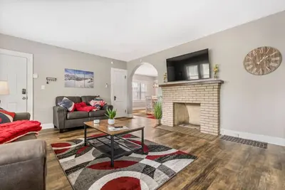 Image de Large 2 Bed Apartment in The Heart of Canton