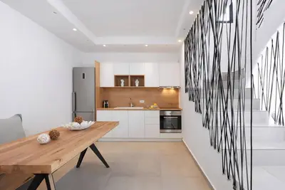 Lovely Santorini Villa | 3 Bedrooms | Villa Petra | Private Pool & Outdoor Dining Area | Exo Gialos