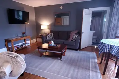 Image de Large Upper 1 bedroom apartment, pet friendly
