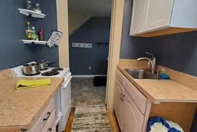 Image de Cozy 2 bedroom, downtown, free parking, Fios