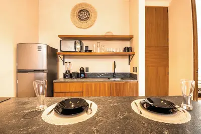 Image de PGardn studio priv plunge, kitchen, sofa bd, Tv, bathroom Fire pit, pool at Roof