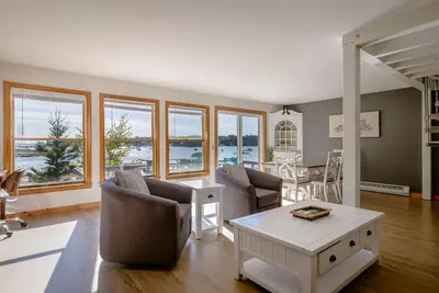 Image de 3br Oceanfront Spacious Cottage + Dock [Driftwood]