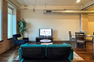 2br | Stylish | Stylish Apartment | Newly updated!