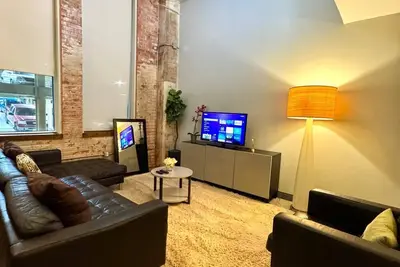 2 Br & 2 Bath | Downtown | Free Valet Parking | 1