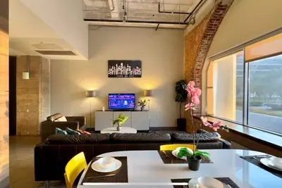 Urban Loft 2 Bed | 2 Bath | Downtown | Free Valet Parking