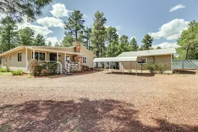 Image de Furnished Porch + Gas Grill: Lakeside Cottage Stay