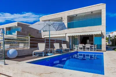 Image de Maison en bord de mer à Petrcane