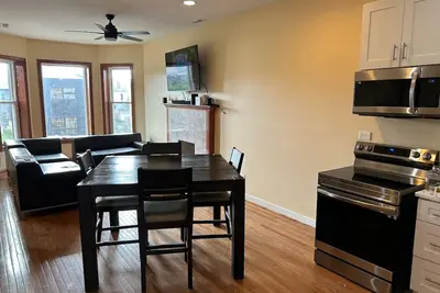 Image de Spacious Three Bedroom Condo near University of Chicago