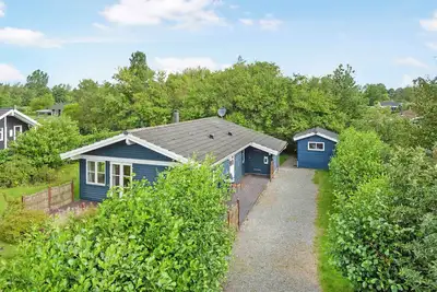 Image de Cozy cottage in a quiet area close to the beach