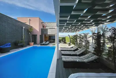 Image de Superbe maison à Nin avec sauna