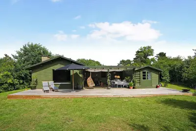 Image de Classic danish summerhouse close to ocean, beach and forest
