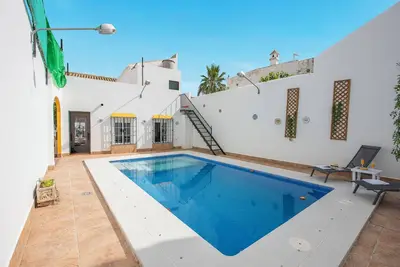 Image de Maison de vacances 'Casa Rural Berraquero' avec piscine, terrasse et Wi-Fi