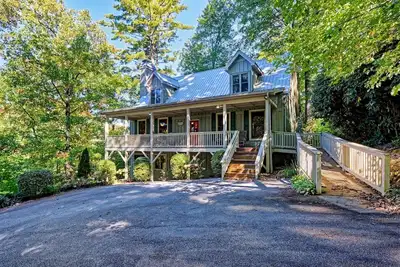 Image de Lakeview Hideaway | Covered Front Porch with Lake View!