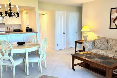 Coral Beach Condo w Ocean View  1 Bdr  Sleeps 4\n