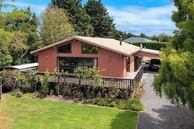Image de Beach House Family Getaway \n2min walk to beach \nWarm sunny home unwind & relax